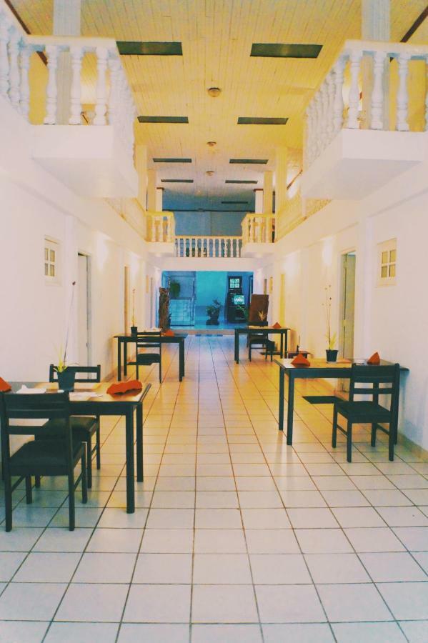 Oasis Skybeach Hostel - Negombo Exterior foto